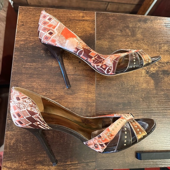 Guess Gwerinna-3 peep toe stiletto pumps size 9M - Picture 6 of 8